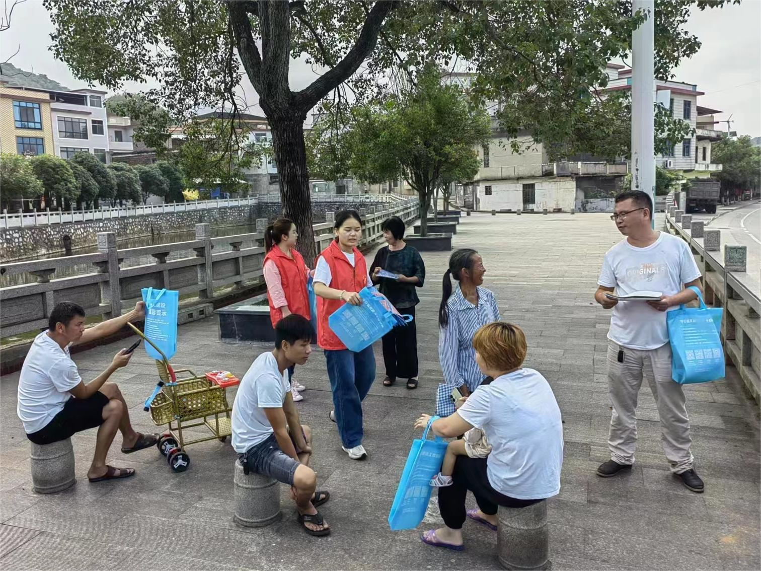水东镇：宣教“不打烊”平安过双节