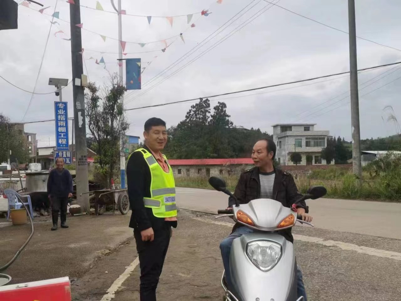 万水乡：发挥委员作用护航交通安全