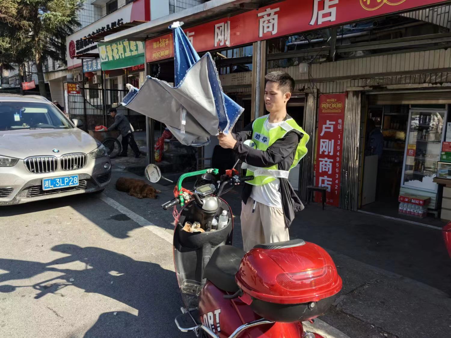 香花镇：部门联动整治交通违法行为乱象