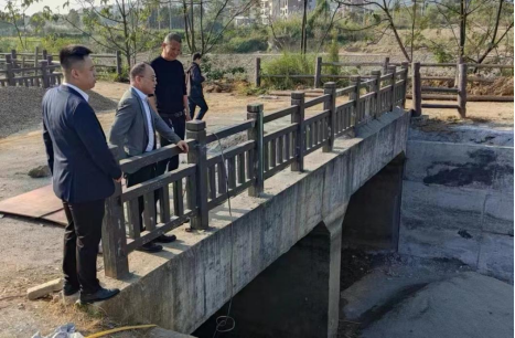 县领导调研安全生产工作