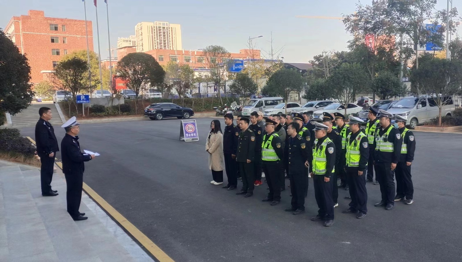 临武县部门联动开展道路交通事故预防“冬季攻势”专项整治行动