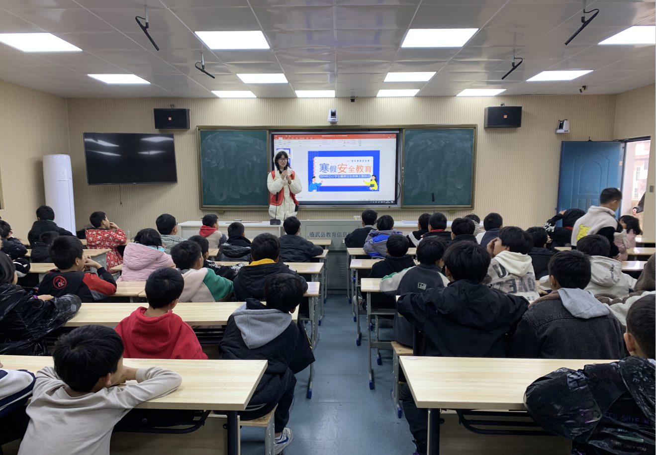 金江镇：安全教育“校园行”让孩子平安度寒假