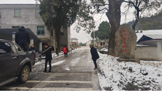 花塘乡：以“动”制“冻”斗风雪