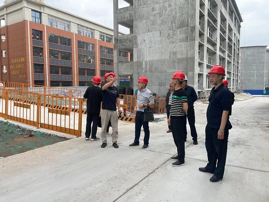 临武二中“徐特立”项目接受市住建局质量安全专项检查
