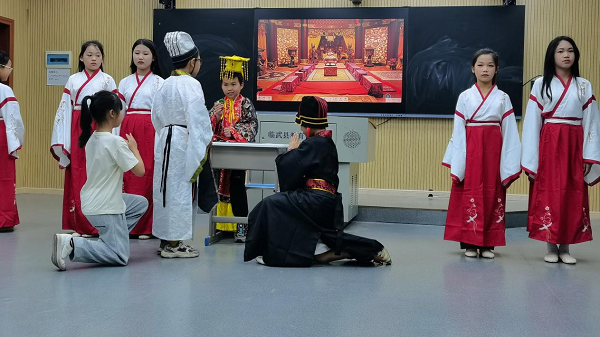 临武县八完小举行中华经典故事演绎比赛