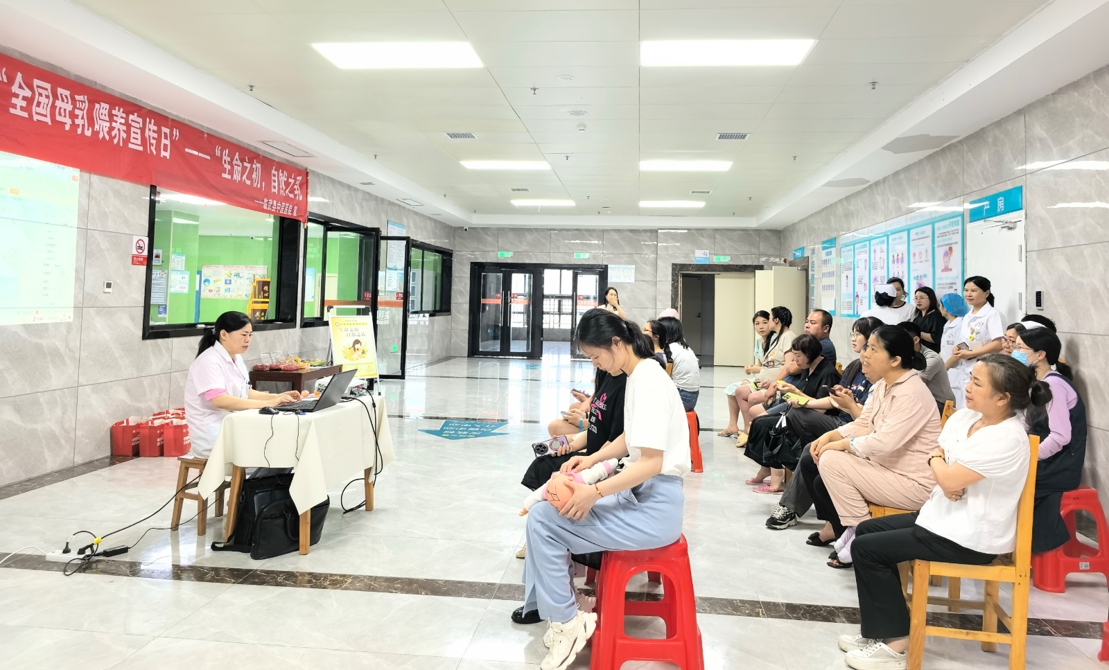 临武县中医医院开展“全国母乳喂养宣传日”主题活动