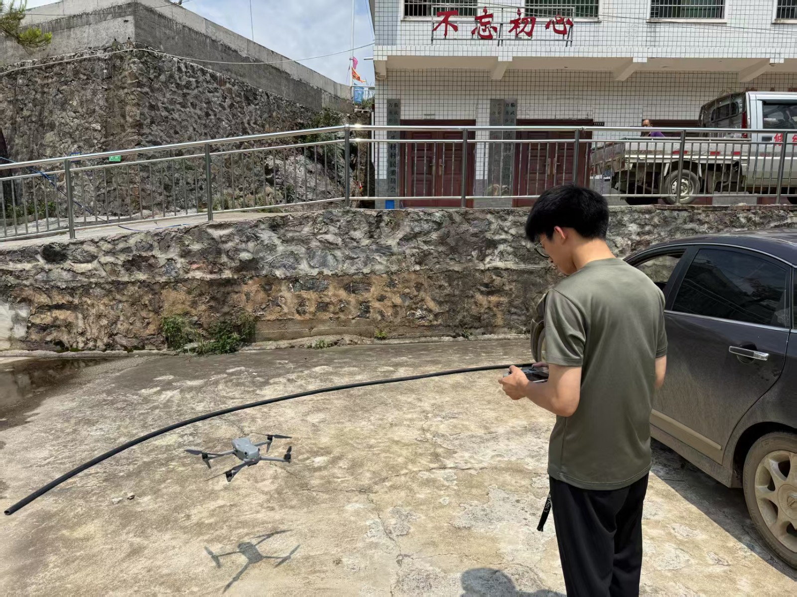 万水乡：“空地协同”强化禁种铲毒排查实效