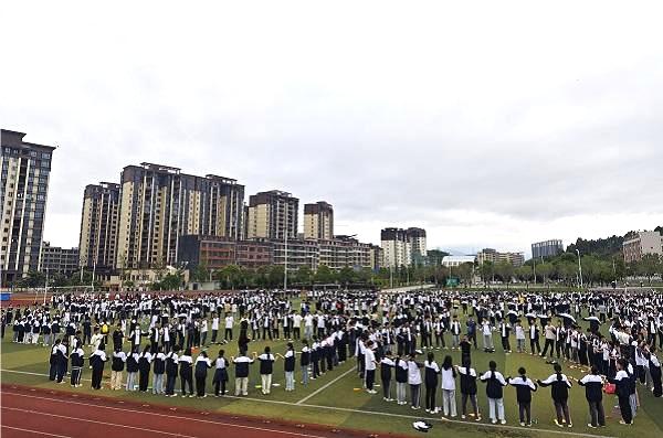临武一中：团体辅导助冲刺    轻装上阵迎高考