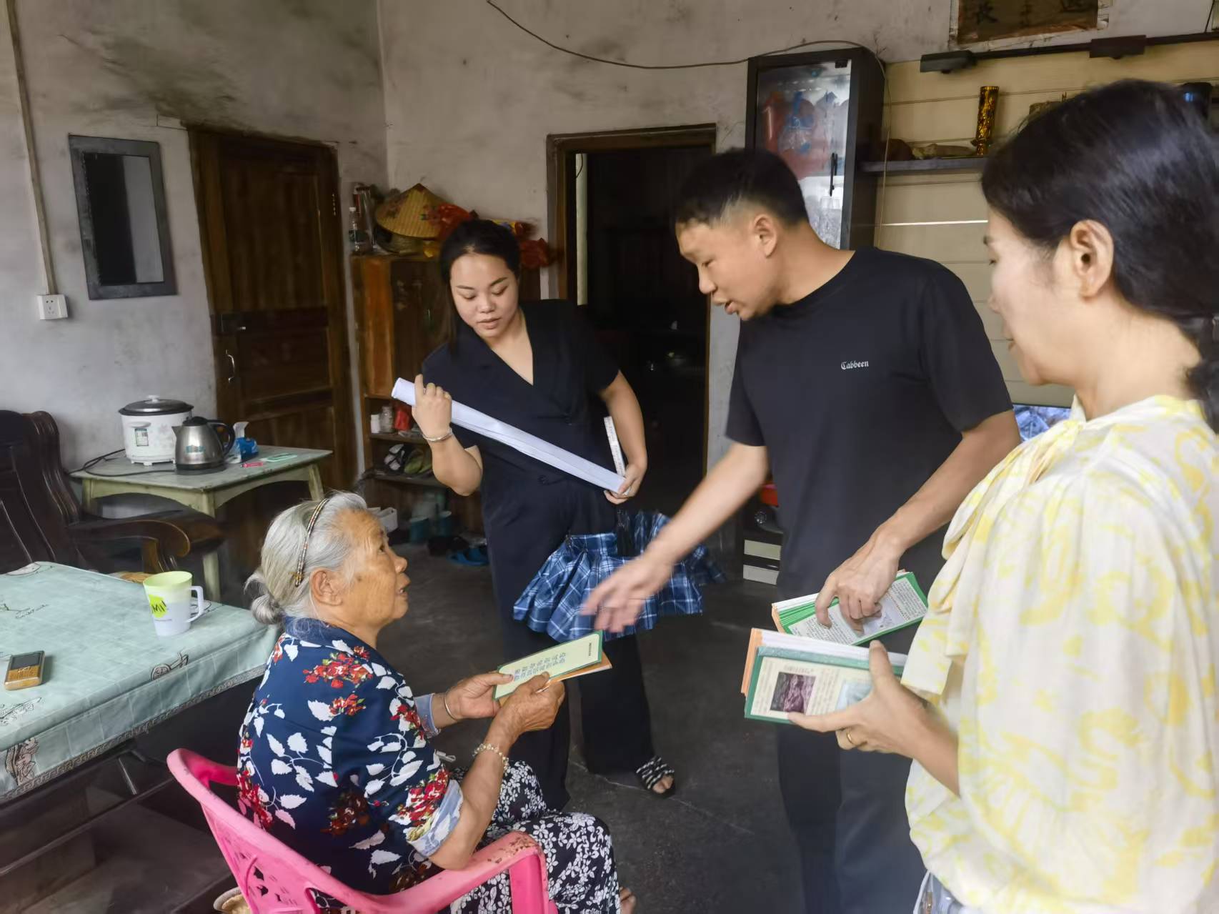 金江镇：筑安全防线守百家平安