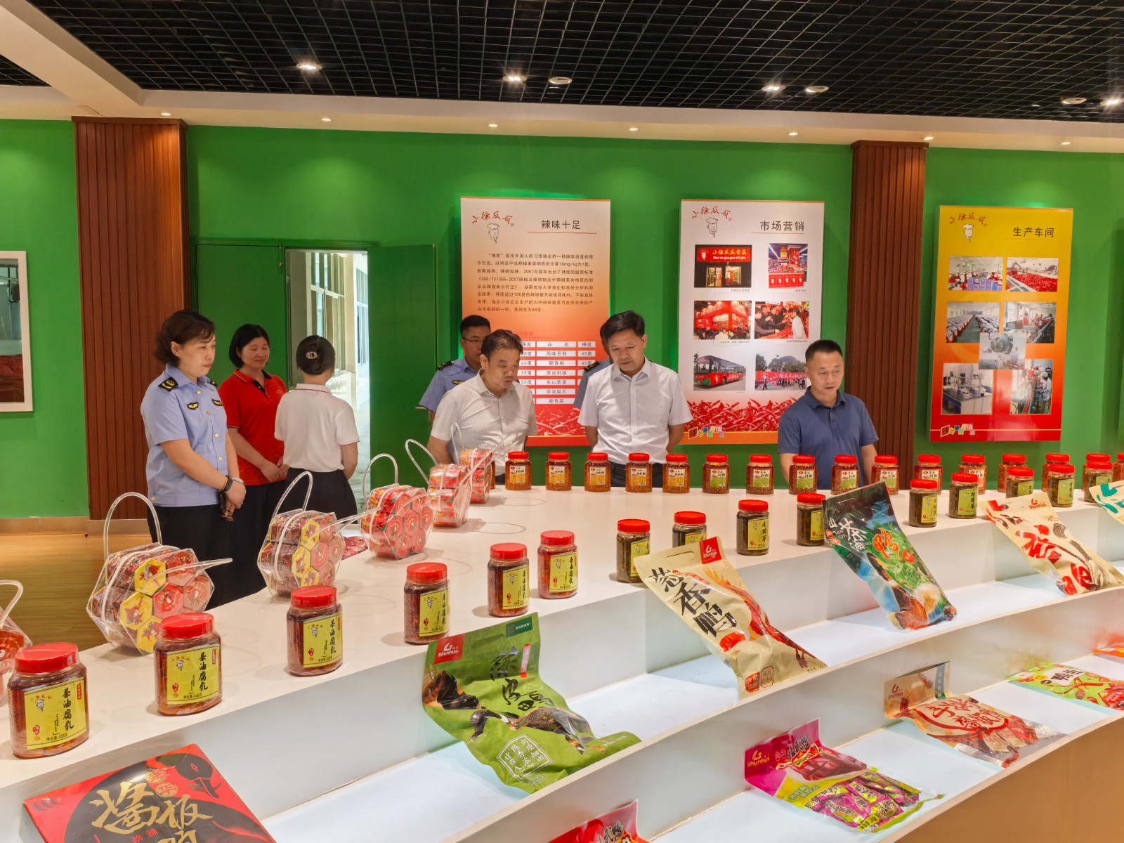 縣領(lǐng)導(dǎo)督查特種設(shè)備和食品安全生產(chǎn)情況
