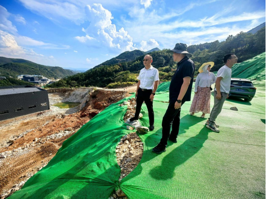 临武县自然资源局检查花塘乡尖峰矿区安全生产工作
