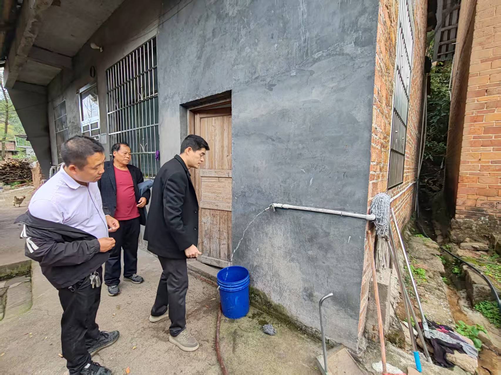 武水镇：实地监督引甘泉解民忧