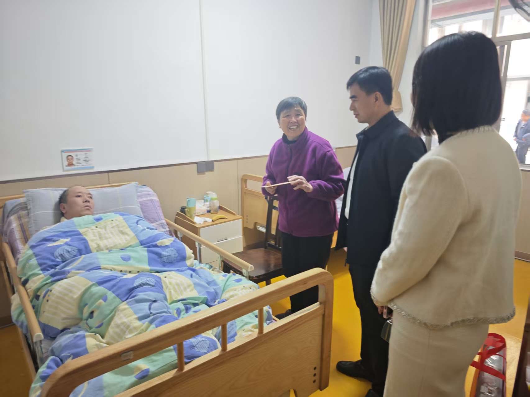 市残联慰问组来临走访残疾群众