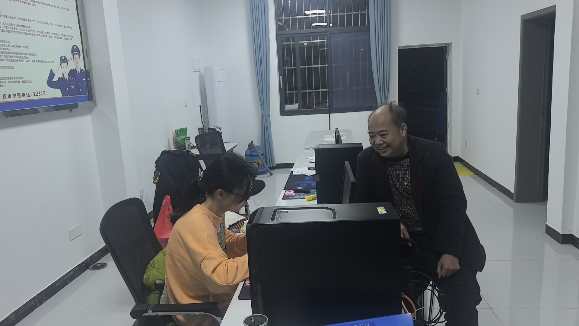 临武县市场监督管理局：延时服务暖民心 柔性执法优环境