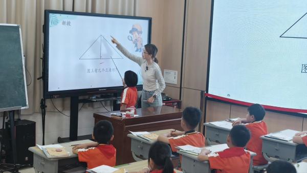 临武县六完小：“题”说精彩  透解思维