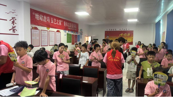 楚江镇：暑期光“顾”爱驻“村”