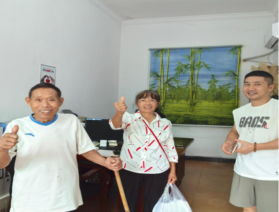 心系群众诉求！临武医保干部休假返岗解难题