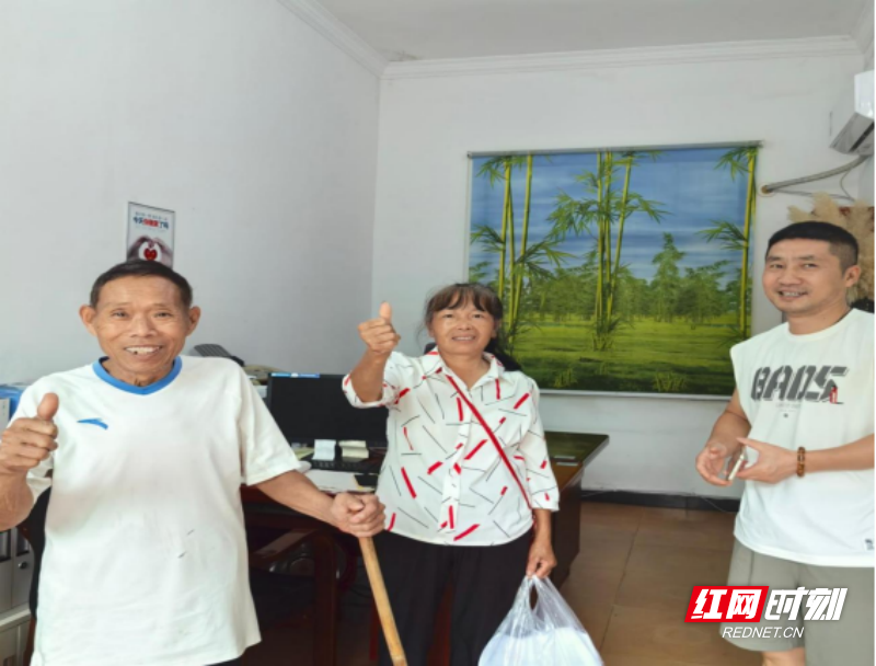 【红网时刻】心系群众诉求！临武医保干部休假返岗解难题