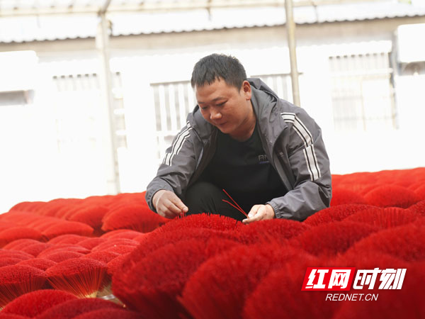 【红网时刻】唐际鹏：“量体设岗”！把车间打造成助残“避风港”