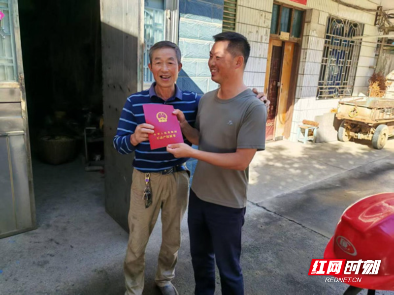 【红网时刻】临武县：送证上门暖民心 便民服务零距离